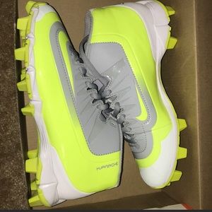 Kids cleats